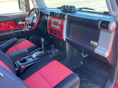 Used 2012 Toyota FJ Cruiser 4WD image 13