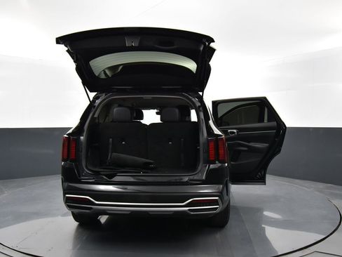 Used 2021 Kia Sorento S image 33