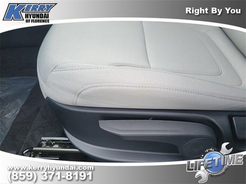 New 2026 Hyundai Tucson SE image 17