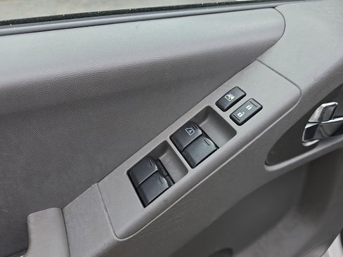 Used 2019 Nissan Frontier SV AWD/4WD image 16