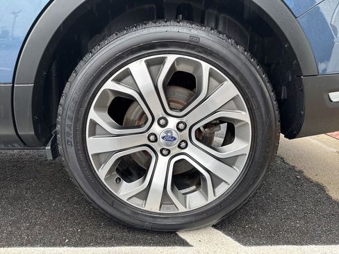 Used 2019 Ford Explorer Platinum image 11