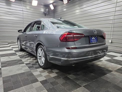 Used 2019 Volkswagen Passat 2.0T Wolfsburg w/ Wheels & Sunroof Package FWD image 7
