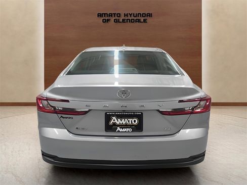 Used 2025 Toyota Camry LE image 5