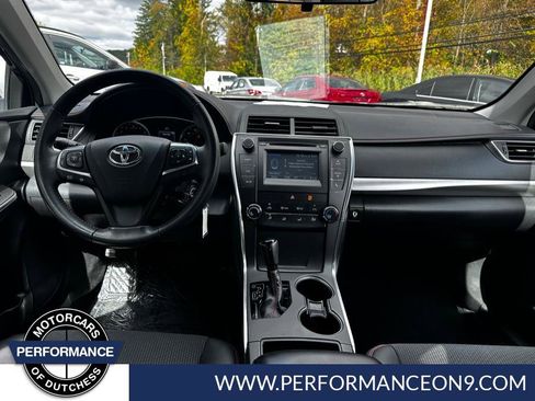 Used 2017 Toyota Camry SE image 36