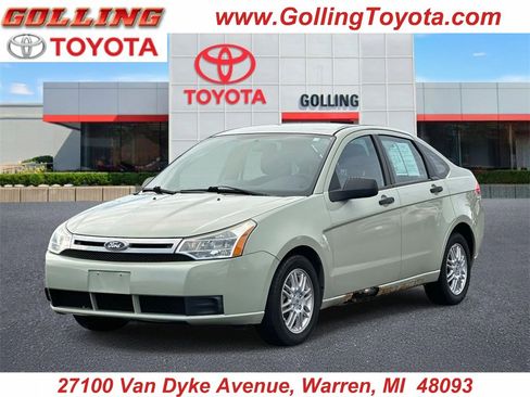 Used 2011 Ford Focus SE image 1