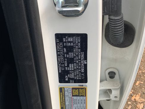 Used 2025 Kia Soul LX w/ LX Technology Package image 10