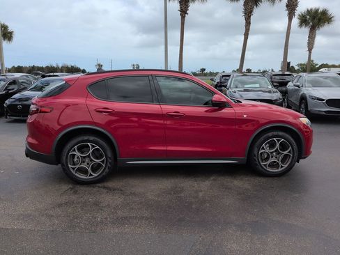 Used 2023 Alfa Romeo Stelvio Ti image 3