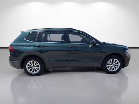 Used 2019 Volkswagen Tiguan SE w/ Panoramic Sunroof Package FWD image 2