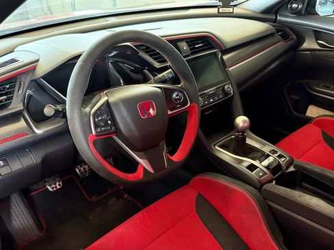 Used 2018 Honda Civic Type R image 2