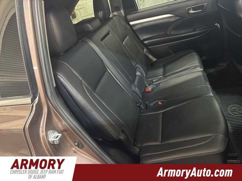 Used 2019 Toyota Highlander XLE image 32