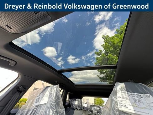 New 2026 Volkswagen Tiguan SE R-Line AWD/4WD image 21