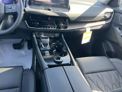 New 2026 Nissan Rogue Platinum AWD/4WD image 18