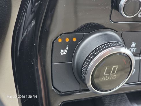 Used 2021 Toyota Highlander XLE FWD image 26