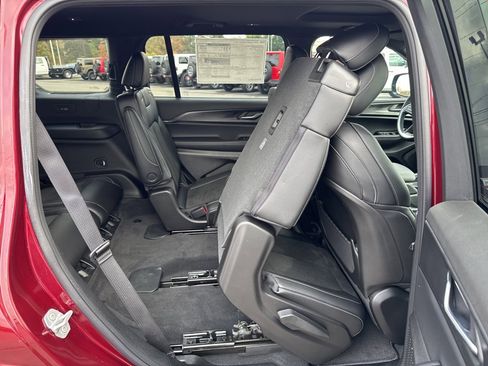 New 2025 Jeep Grand Cherokee L Altitude image 19