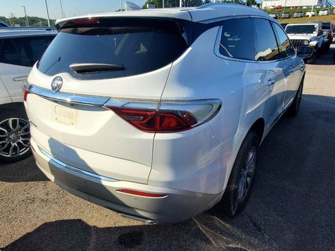 Used 2023 Buick Enclave Essence AWD/4WD image 9