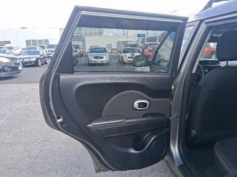 Used 2014 Kia Soul + image 15