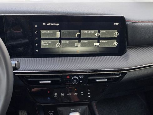 New 2025 Nissan Kicks SR image 15