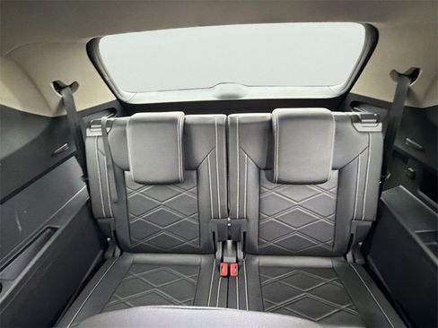 Used 2024 Volkswagen Atlas SE image 24