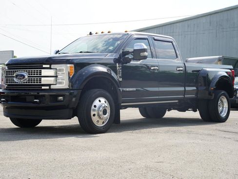Used 2019 Ford F450 Platinum w/ Platinum Ultimate Package AWD/4WD image 9