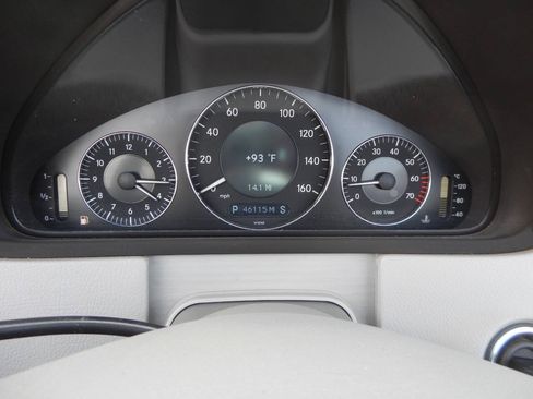 Used 2005 Mercedes-Benz CLK 320 Cabriolet image 3