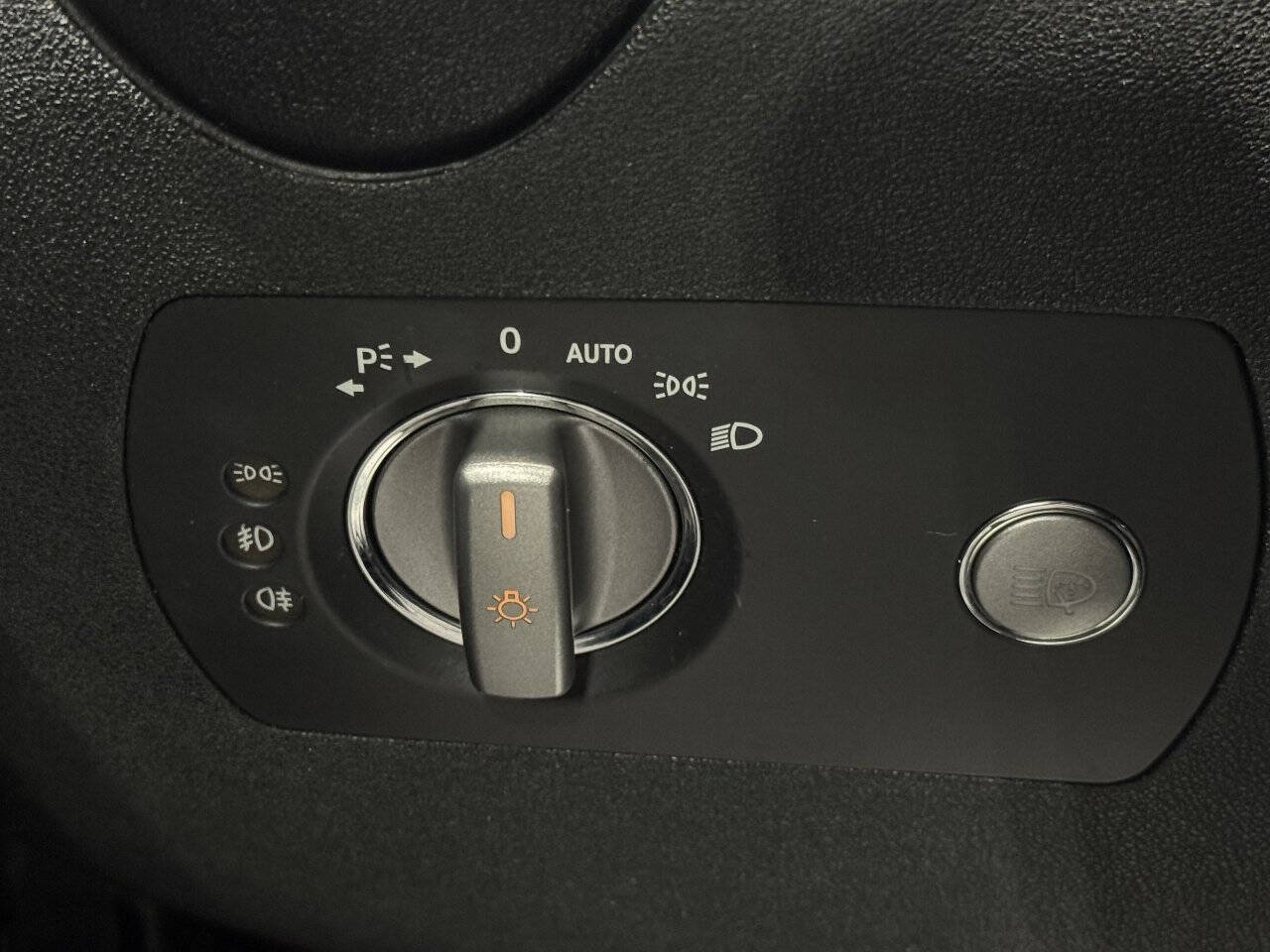 Used 2005 Mercedes-Benz SLK 350 image 17
