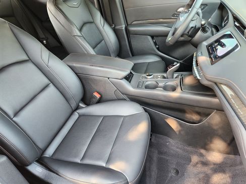 Used 2023 Cadillac XT4 Sport w/ LPO, Onyx Lite Package FWD image 16