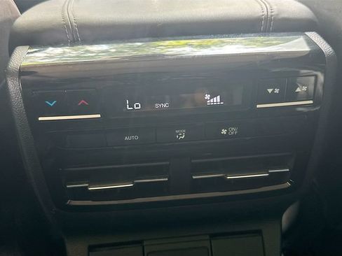 Used 2024 Acura MDX SH-AWD w/ Technology Package image 32
