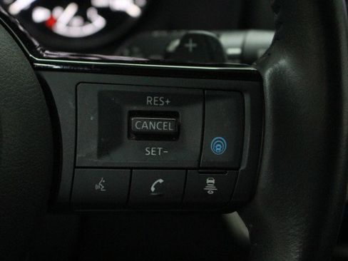 Used 2023 Nissan Rogue SV w/ SV Premium B Package image 12