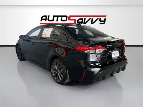 Used 2024 Toyota Corolla SE image 5