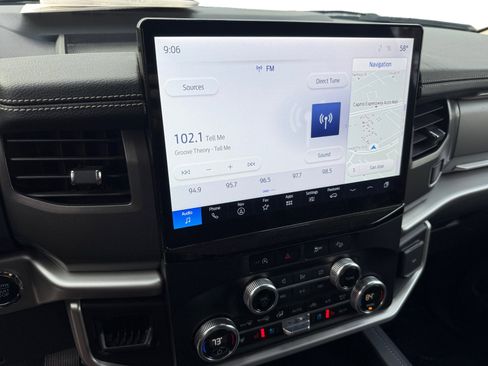 Used 2024 Ford Expedition XLT image 12