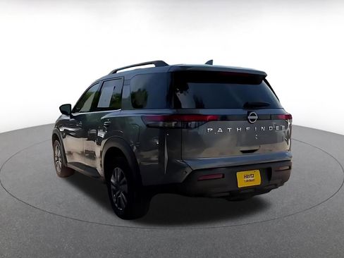 Used 2025 Nissan Pathfinder SV FWD image 11
