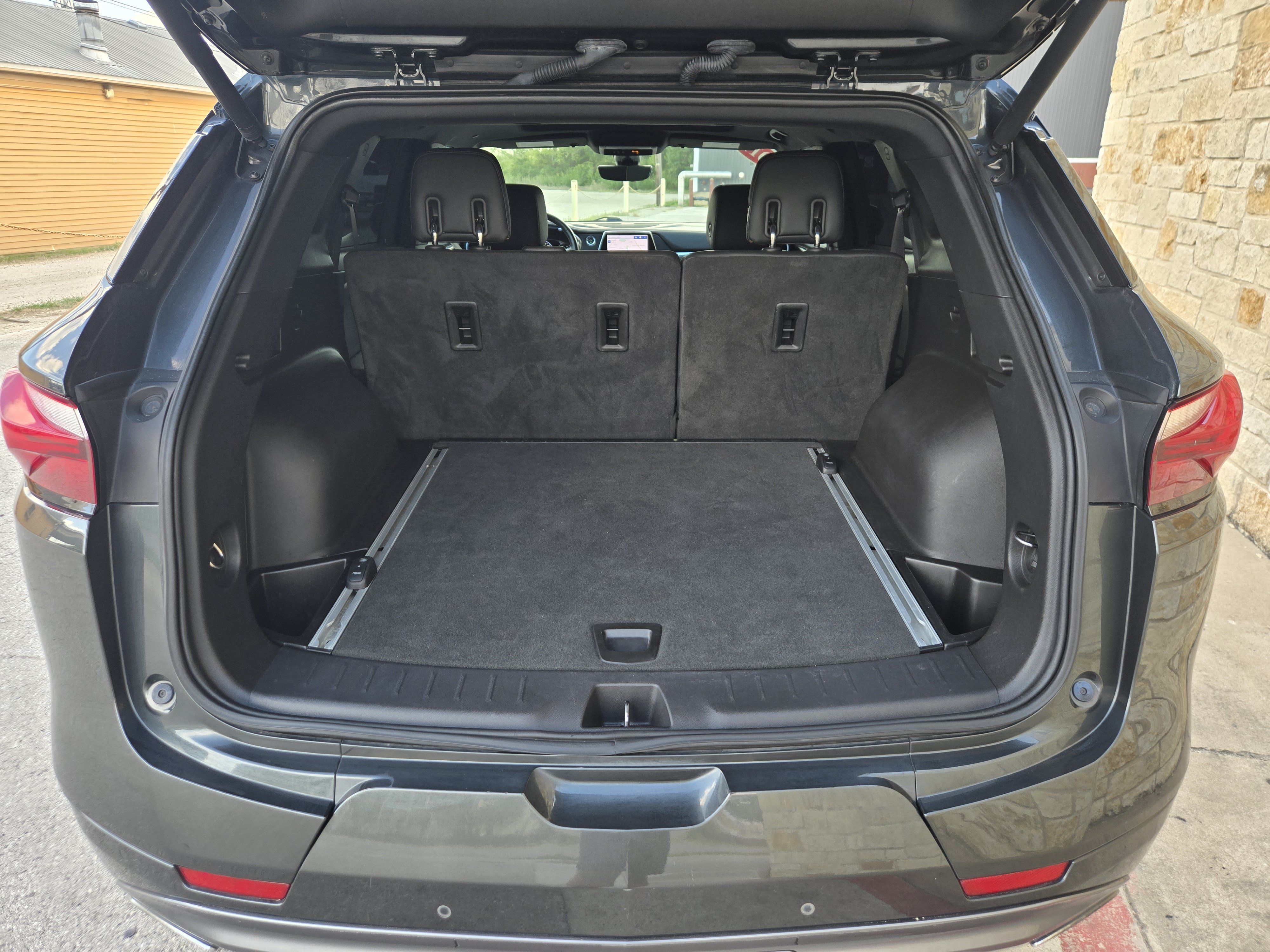 Used 2019 Chevrolet Blazer Premier w/ Sun and Wheels Package FWD image 17