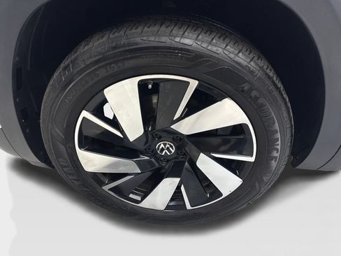 Used 2025 Volkswagen Atlas Cross Sport SE AWD/4WD image 88