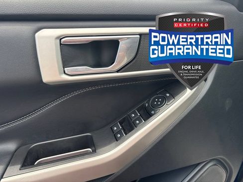 Used 2022 Ford Explorer XLT w/ Equipment Group 202A AWD/4WD image 13