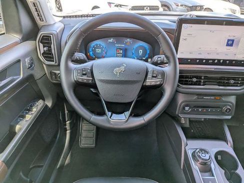 Certified 2025 Ford Bronco Sport Outer Banks w/ Outer Banks Tech Package+ AWD/4WD image 18