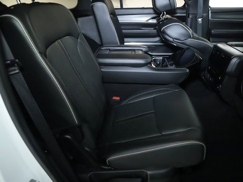 Used 2022 Jeep Grand Wagoneer Series II image 36