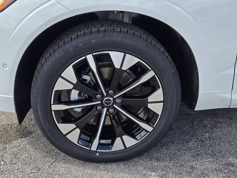 New 2026 Volvo XC60 B5 Plus w/ Protection Package Premier AWD/4WD image 12