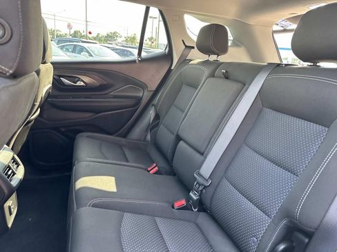 Used 2024 GMC Terrain SLE w/ Driver Convenience Package FWD image 16
