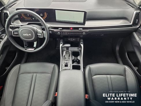 Certified 2025 Kia Sorento EX w/ Panoramic Sunroof Package FWD image 26