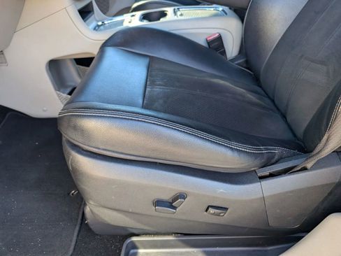 Used 2019 Dodge Grand Caravan SXT image 26