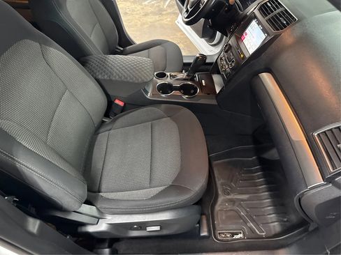 Used 2019 Ford Explorer XLT w/ Equipment Group 201A FWD image 31