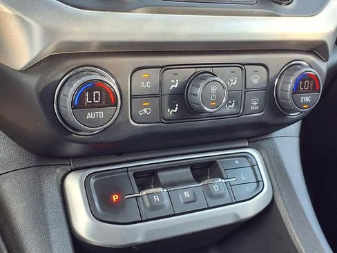 Used 2021 GMC Acadia SLE w/ Driver Convenience Package image 13