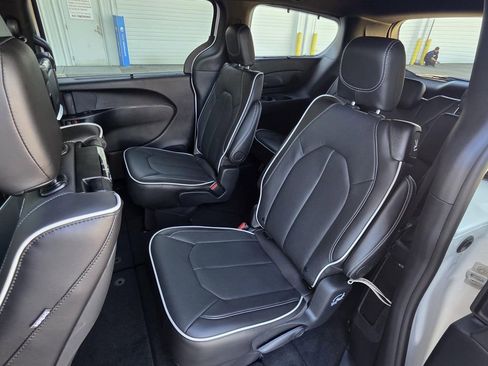 New 2026 Chrysler Pacifica Limited w/ Uconnect Theater Family Group AWD/4WD image 10