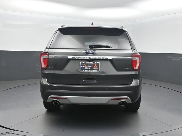 Used 2017 Ford Explorer XLT w/ Equipment Group 202A AWD/4WD image 26