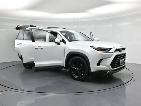 Used 2024 Toyota Grand Highlander AWD Hybrid image 33