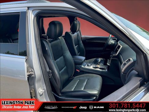 Used 2015 Jeep Grand Cherokee Limited AWD/4WD image 28