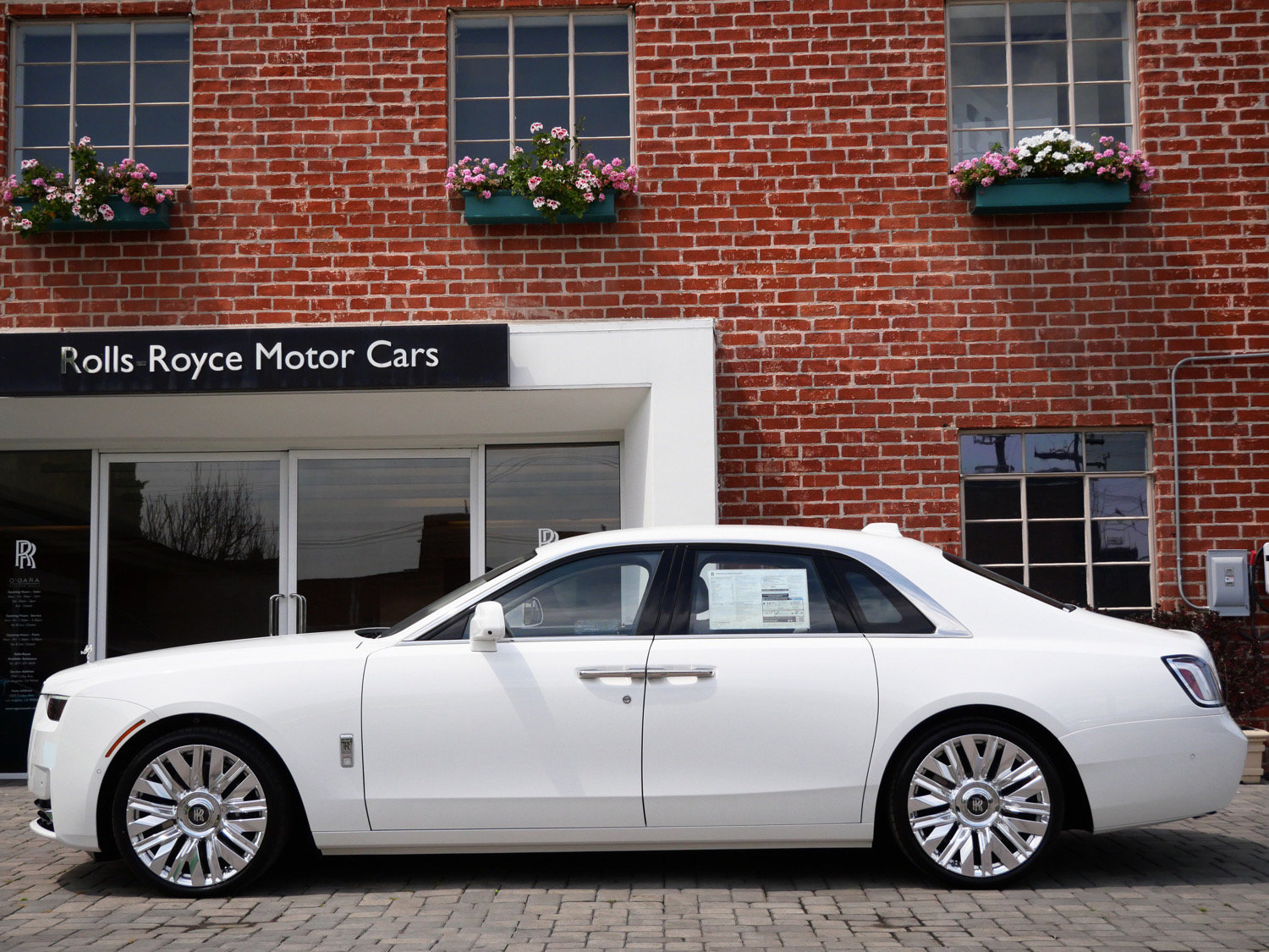Certified 2025 Rolls-Royce Ghost AWD/4WD image 3