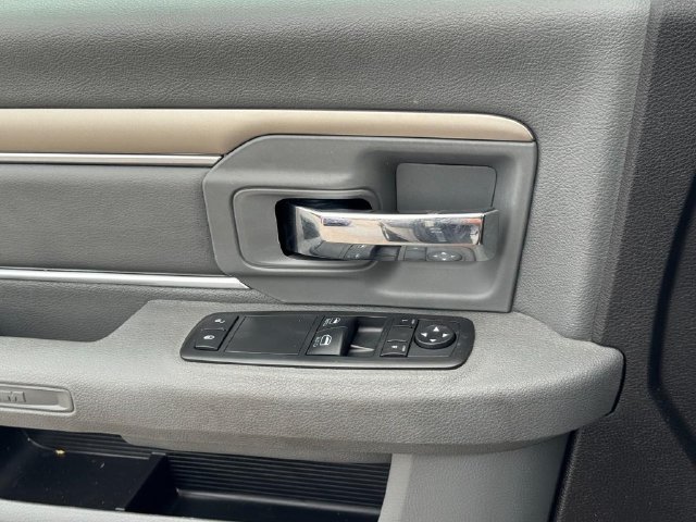 Used 2018 RAM 1500 Express RWD image 20
