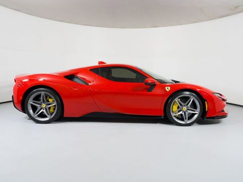 Used 2022 Ferrari SF90 Stradale image 19