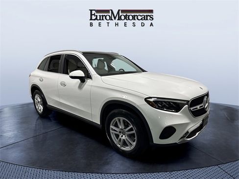 Used 2025 Mercedes-Benz GLC 300 4MATIC image 7